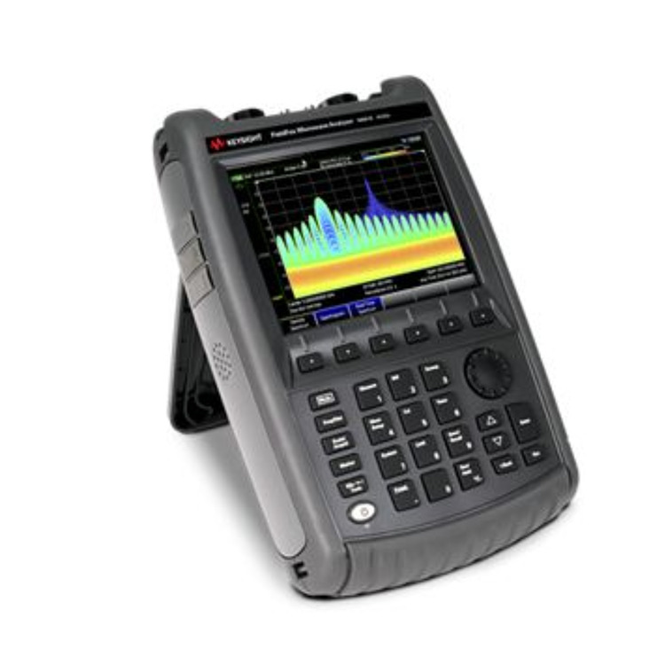 Analyseur de spectre micro-ondes portatif FieldFox N9951B